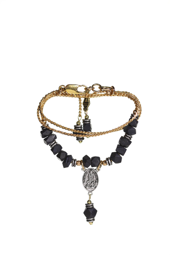 Artifacts World handmade boho jewelry, short necklace made in Canada